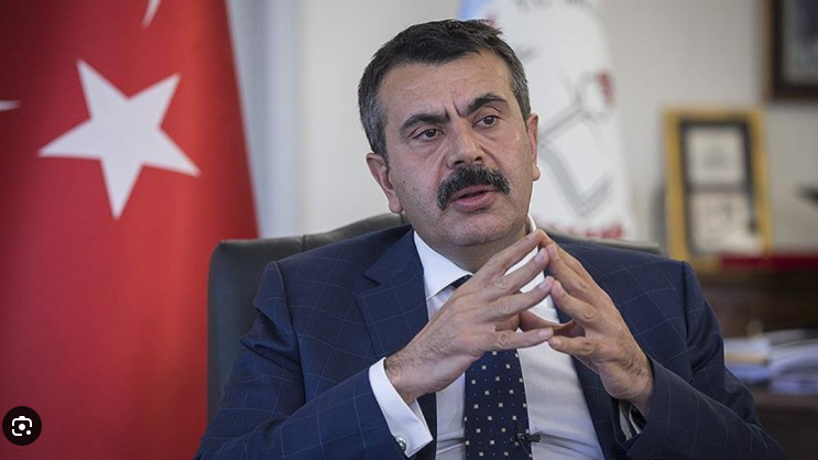 Yusuf Tekin yeni kararı açıkladı: Artık veliler de okula gidecek - Resim: 1