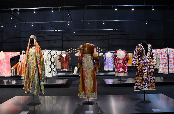 &Ouml;zbekistan&rsquo;ın renkli mirası: Geleneksel kıyafetler - Resim : 5