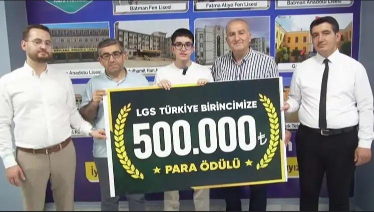 LGS Türkiye birincisine para ödülü: 500 tam puan yaptı - Resim : 1