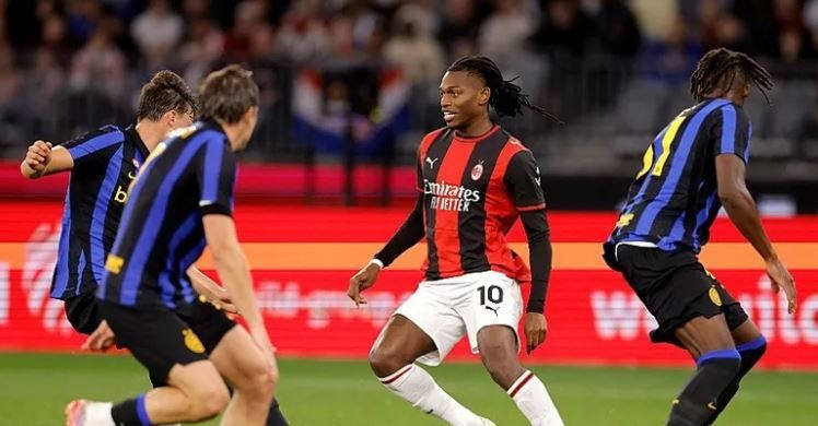 Galatasaray Rafael Leao'ya kavuşuyor: Geliş tarihi belli oldu - Resim: 12