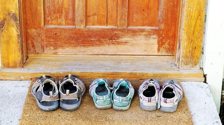 Apartmanlarda yeni kriz: Kapısının önüne ayakkabı koyan tazminat ödeyebilir - Resim: 11