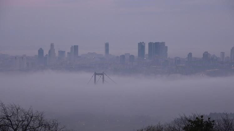 İstanbul’da sis alarmı: Boğaz trafiği durduruldu - Resim: 1