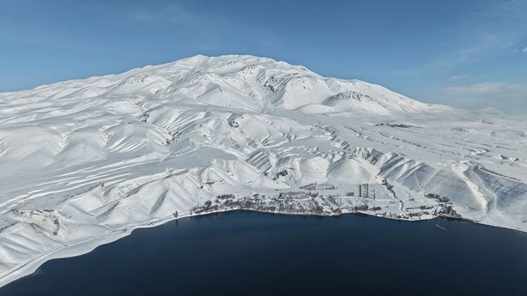 Bitlis’in gizli cenneti kar altında Süphan Dağı ve Aygır Gölü’nün dronla çekilen muhteşem hali... - Resim: 18
