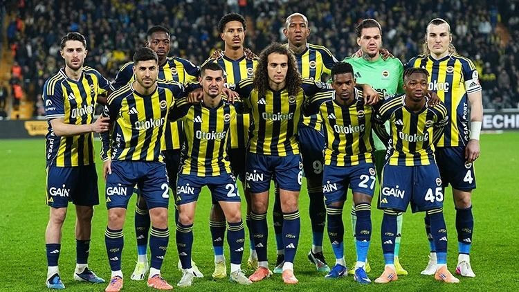 Fenerbahçe'de yönetim neşteri vurdu: 9 futbolcuyla yollar ayrılıyor - Resim: 1