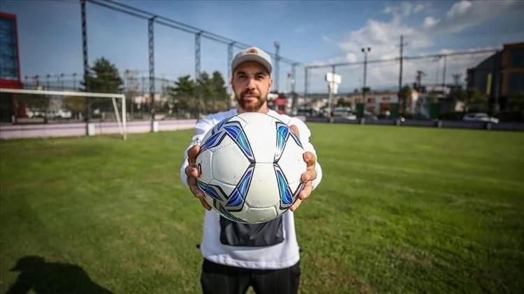 Bursalı eski milli futbolcu açıkladı: 6 yıllık akademisini kapatıyor - Resim : 1