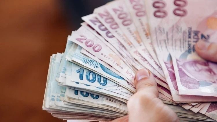 Ehliyetini teslim edene 1,5 milyon TL verilecek: Başvuru için sıraya girdiler - Resim: 2