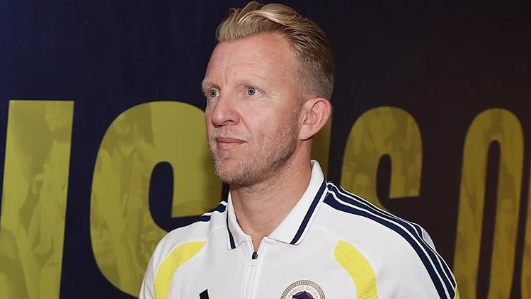 Dirk Kuyt, Fenerbahçe'nin başında en az 3 maça çıkacak: Görev süresi uzayabilir - Resim : 1