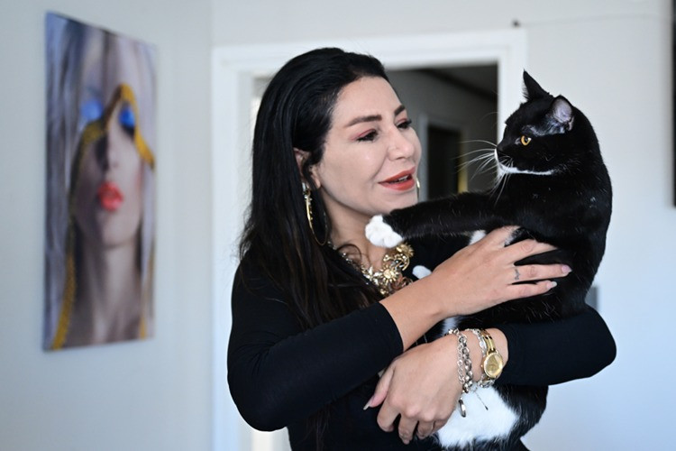 Tofi kedi ağaç altında terk edildi: Platinle hayata döndü - Resim : 1