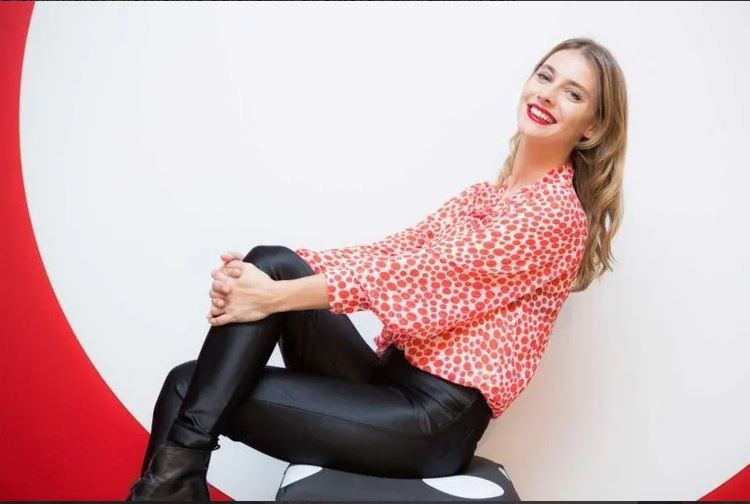 Sanat dünyası şaşkın: Tuba Ünsal’ın eski eşine vefası herkesi hayran bıraktı… Sare artık ortak - Resim: 2