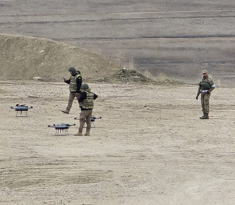 HAVELSAN'dan s&uuml;r&uuml; kamikaze drone g&ouml;sterisi: Dijital birlik sahada - Resim : 2