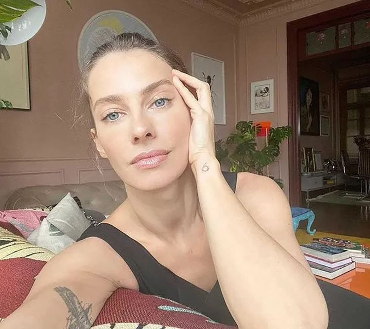 Sanat dünyası şaşkın: Tuba Ünsal’ın eski eşine vefası herkesi hayran bıraktı… Sare artık ortak - Resim: 3