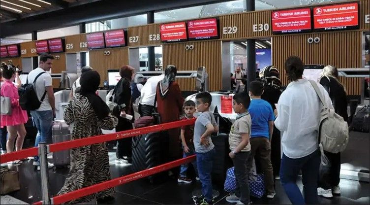 On binlerce kişi Türkiye uçuşunu hemen iptal etti: Her şey imzayla başladı - Resim: 3