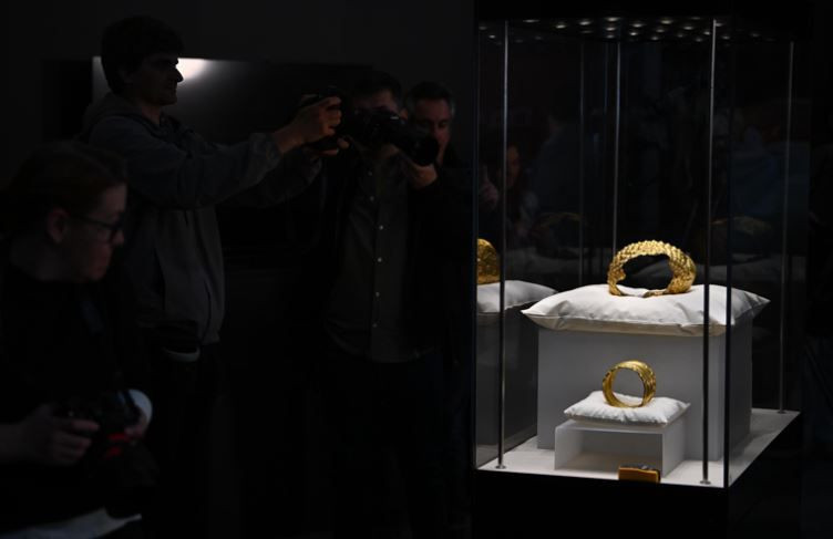 Dakya hazinesi yeniden gün yüzünde: Kayıp hazine Bükreş'te sergilendi - Resim: 13