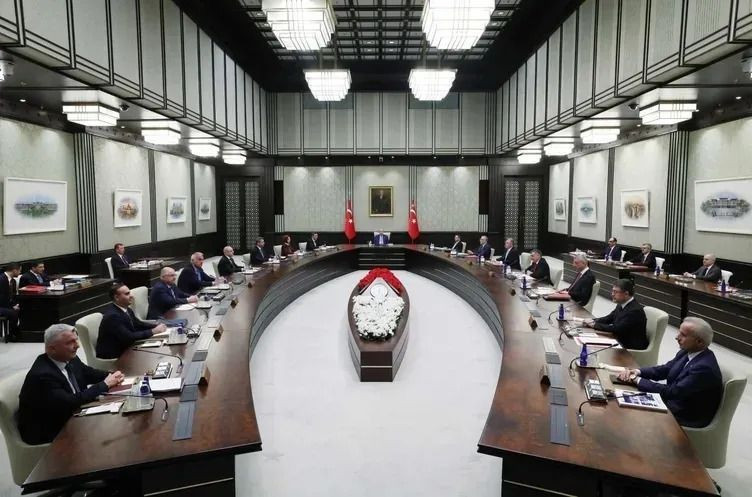 Kabine'de NATO Zirvesi sonrası kritik gündem… Erdoğan’ın masasında F-35, S-400, Hürmüz Boğazı var - Resim: 1