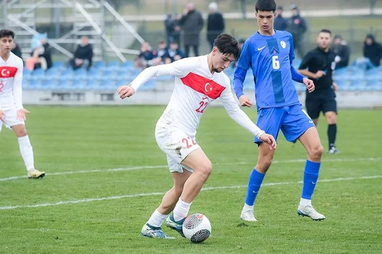 Galatasaray ve Fenerbahçe, milli futbolcu için transfer yarışında - Resim: 10