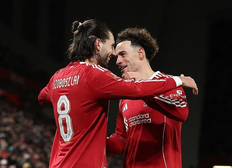 Şampiyonlar Ligi'nde son 16 turuna kalan takımlar belli oldu - Resim: 4