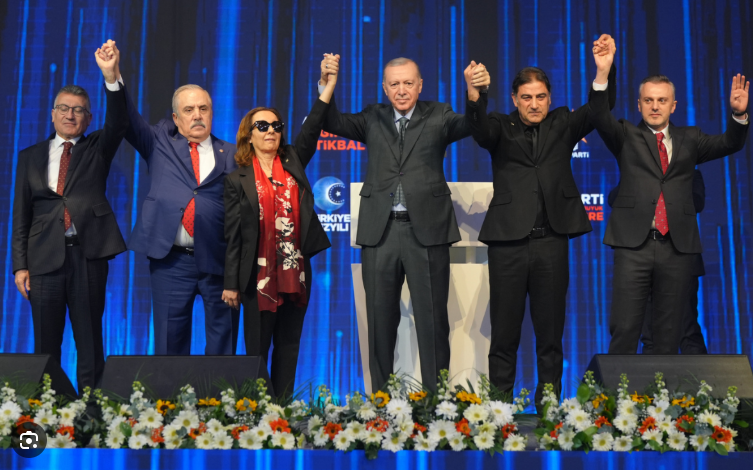 Erdoğan ilk neşteri o isimlere vuracak: AK Parti'de 'seçim' revizyonu - Resim: 5