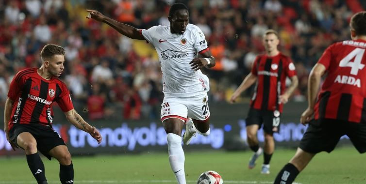 Fenerbahçe, Gençlerbirliği’ni ağırlıyor... Kadrolar ve eksikler... Zirve yolunda kritik viraj - Resim: 3