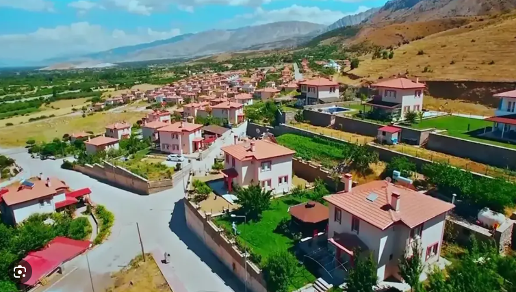 Gençler 200 nüfuslu köyden tek tek göç ediyor: Ambulansı bile arayamıyorlar - Resim: 4