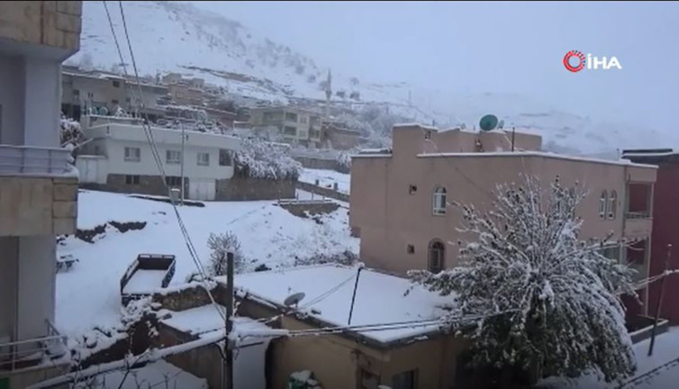 Gercüş’te dondurucu soğuk: Okullar 1 gün tatil