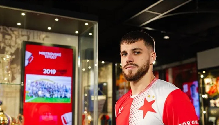Beşiktaş'tan apar topar gönderilen Jurasek, ilk maçında şov yaptı