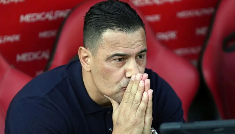 Konyaspor Çağdaş Atan ile yollarını ayırdı