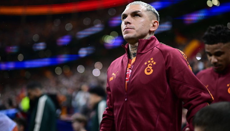 Galatasaray taraftarlarından anlamlı hareket: Torreira'yı unutmadılar