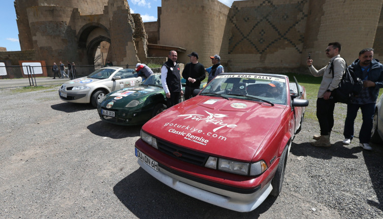 Doğu-Batı Dostluk Rallisi Kars etabında