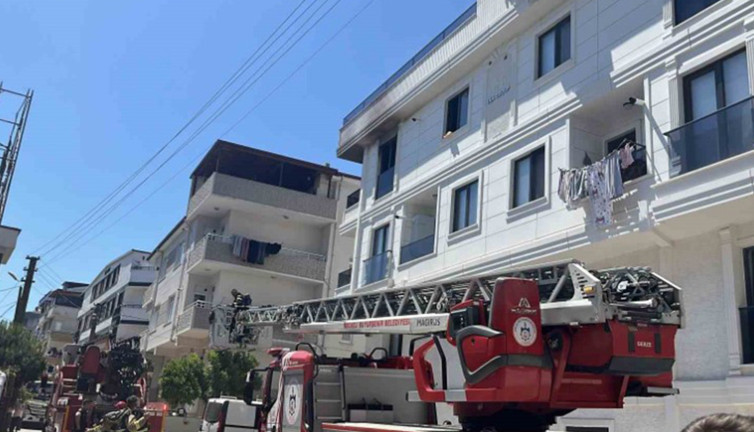 Hamile anne ve 2 çocuğu yangında mahsur kaldı