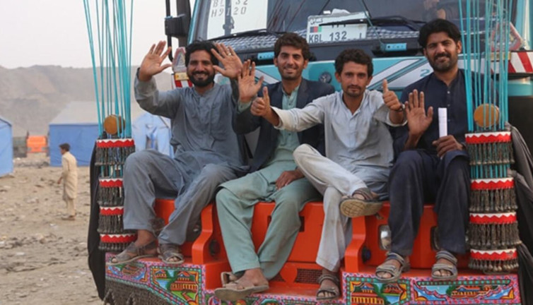 Pakistan: 2,4 milyondan fazla Afgan, ülkesine döndü