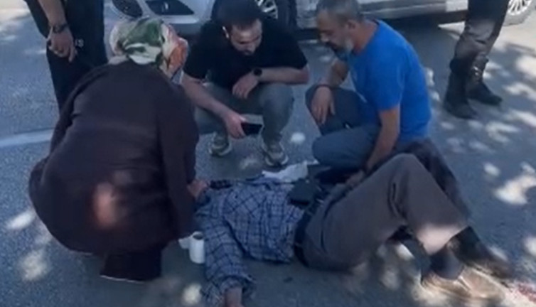 Konya'da feci kaza: Otomobilin çarptığı bisikletli yaşlı adam ağır yaralandı