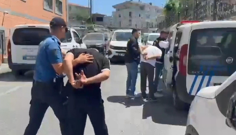 Motosiklet hırsızlarına suçüstü operasyon: O anlar kamerada