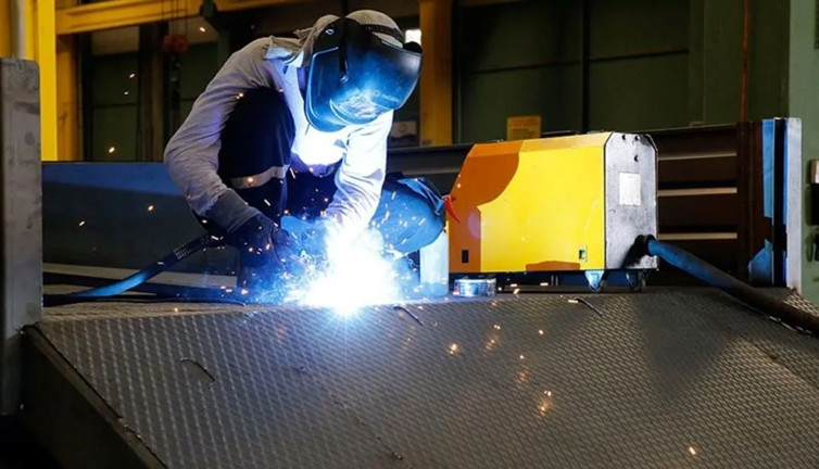 İmalatta toparlanma sinyali mi? İSO açıkladı: PMI yükseldi ama daralma sürüyor