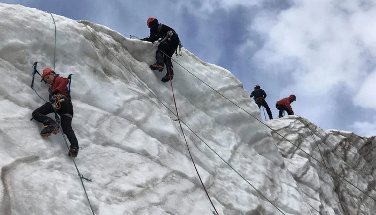 Hakkari’de Buz Tırmanışı Kampı sona erdi