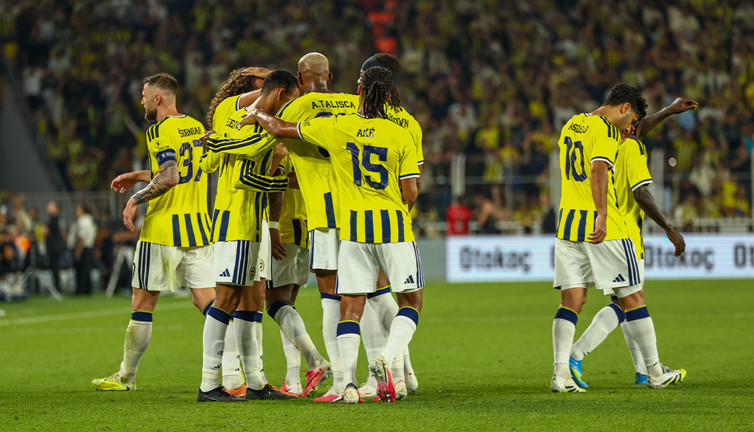 Fenerbahçe'de sürpriz ayrılık kararı: Yıldız oyuncu maç kadrosuna alınmadı