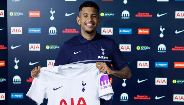 Tottenham, Savinho’yu kadrosuna kattı