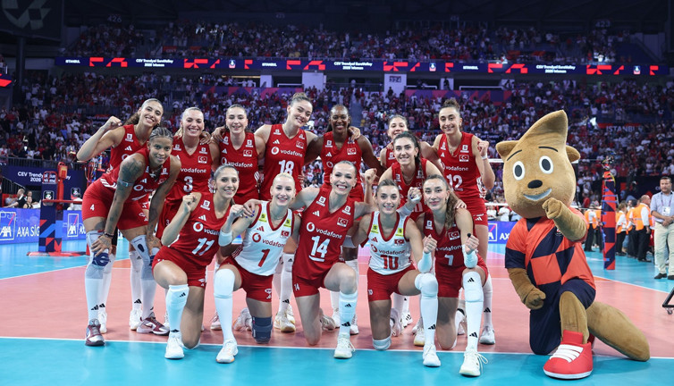 Filenin Sultanları namağlup liderlik peşinde: Rakip Polonya