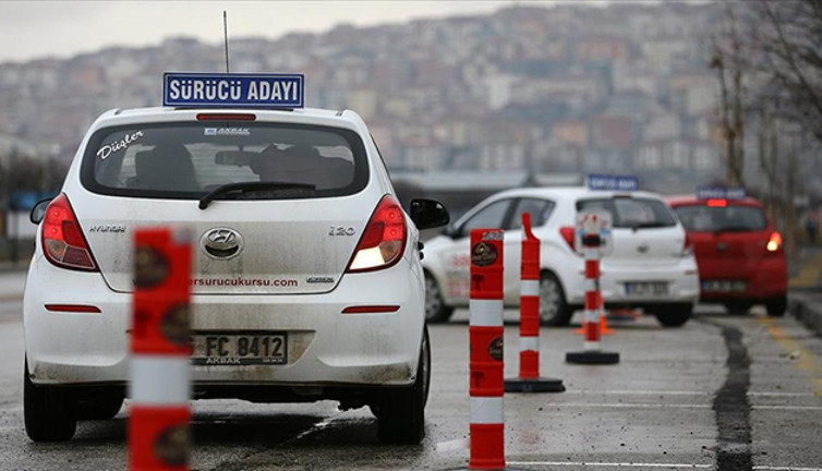 Ehliyet sınavında bir dönem sona erdi: Devrim niteliğinde değişiklik