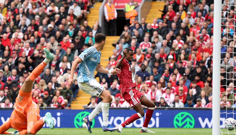 Liverpool Iraola ile Anfield'daki ilk maçında Nottingham Forest'a diş geçiremedi
