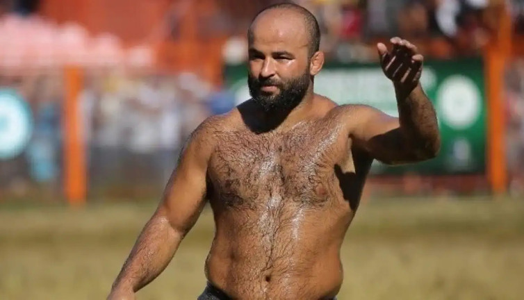 Ulugazi Yağlı Güreşleri’nde başpehlivan Orhan Okulu oldu