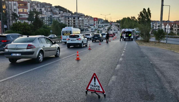 Mudanya’da motosiklet yayaya çarptı: 2 kişi yaralandı