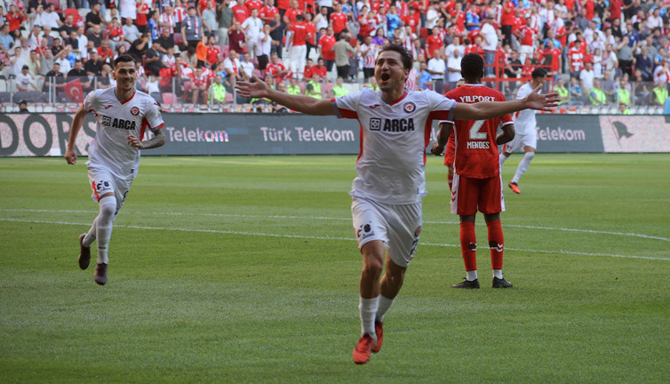 Cengiz Ünder Samsun'da şov yaptı: 5 dakikada 2 gol