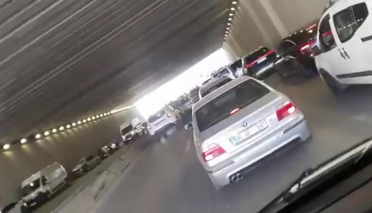 Etimesgut'ta zincirleme kaza: 5 araç birbirine girdi