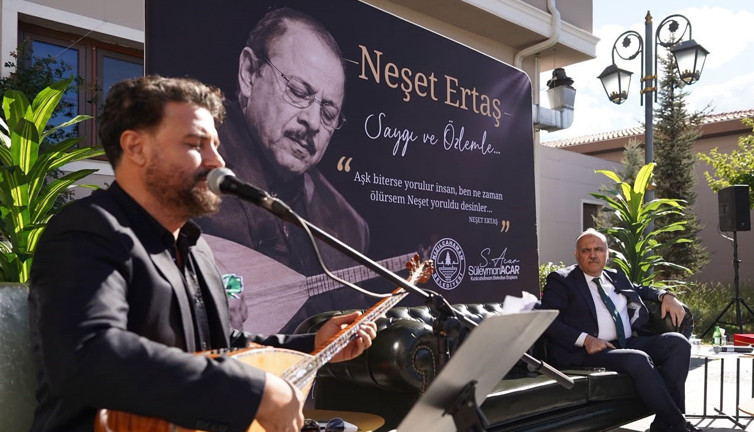 Büyük usta unutulmadı:Neşet Ertaş türküleriyle anıldı