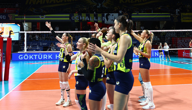 Fenerbahçe Medicana sezona fırtına gibi başladı: Manisa'ya set vermedi