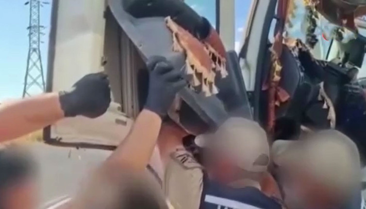 TIR’lardaki sevkiyat önlendi: Jandarma yol kontrolünde durdurdu