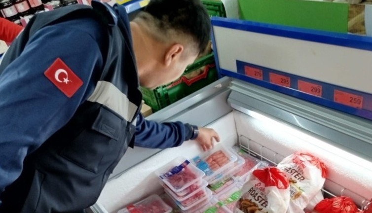 Zincir marketlerde denetim: Raf ve kasa fiyatları tek tek kontrol edildi