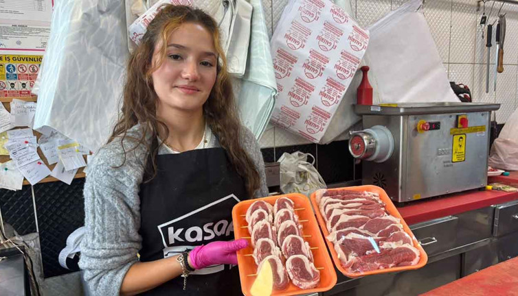 18 yaşında kasaplığın ustası oldu