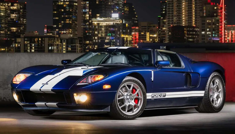 Koleksiyonluk Ford GT'yi rezervsiz satışa sundu... Rengini beğenmemiş