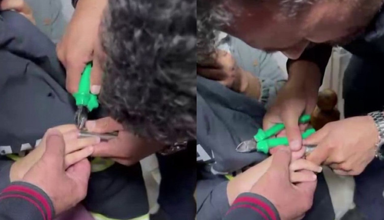 Küçük kız parmağını boruya sıkıştırdı: Yardımına itfaiye koştu